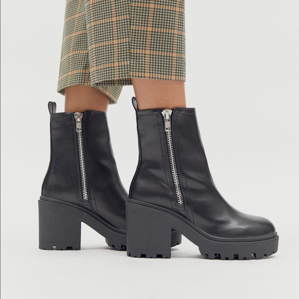 NWT Urban Outfitters Zip-Up boot black (9) - Picture 1 of 15